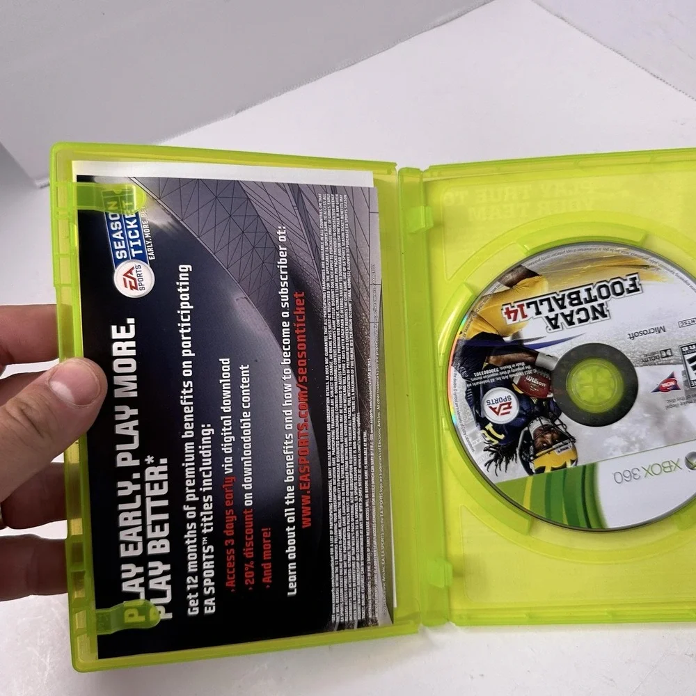 NCAA Football 14 Microsoft Xbox 360 Video Game EA Sports Kinect NTSC-U/C E Rated